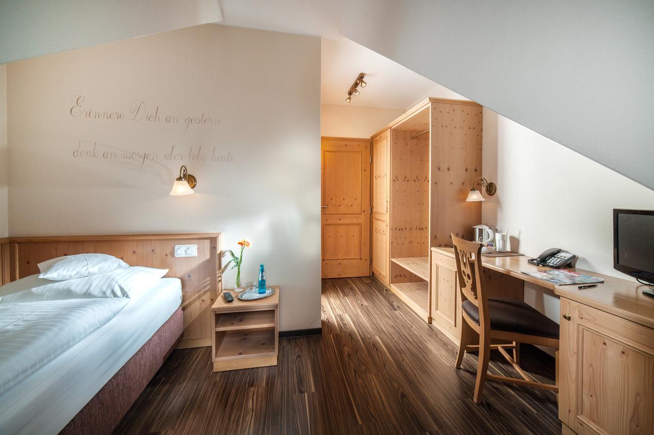 Hotel Eschenhof Kirchheim bei Muenchen Bagian luar foto